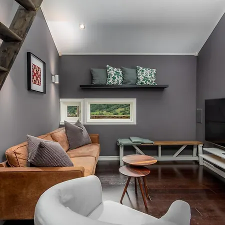 Panoramic Terrace, Huge Rain Shower And Cosy Lofts Flam